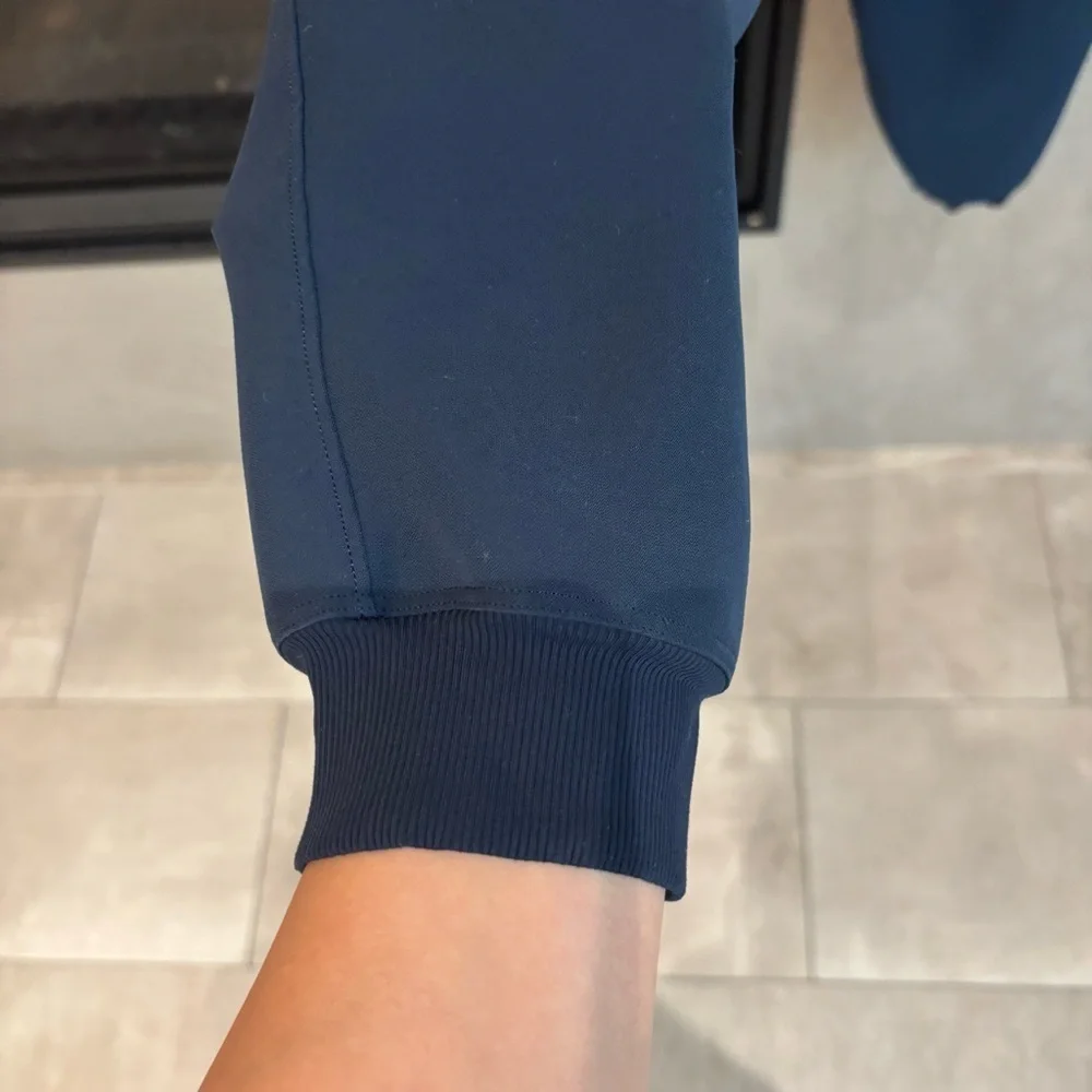 Lululemon On The Fly Jogger,‎ Size 8